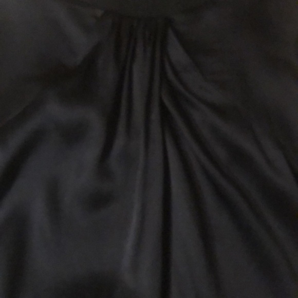 Silk sleeveless top! - Picture 3 of 7